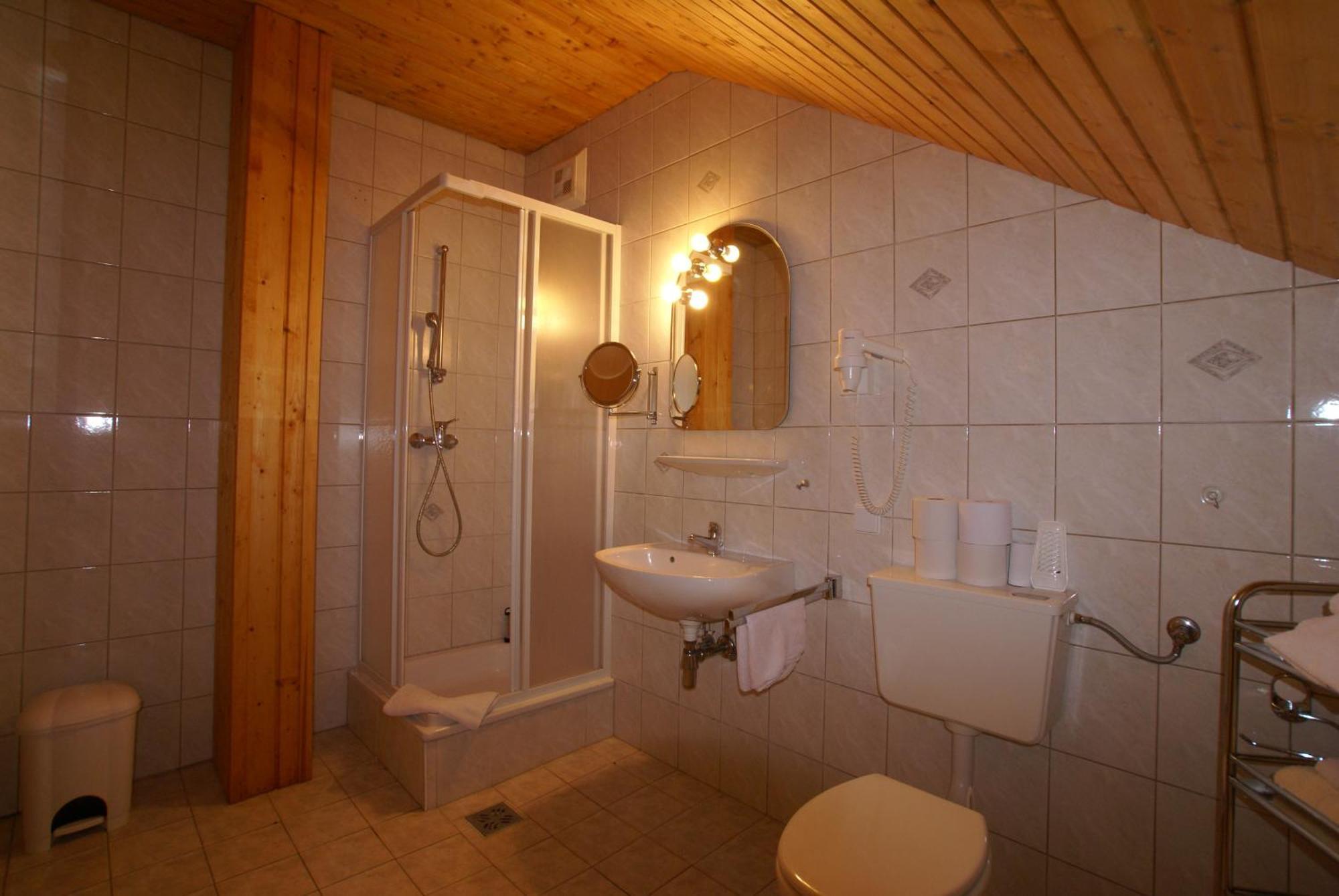 Appartement Zur Post Ferlach Ngoại thất bức ảnh